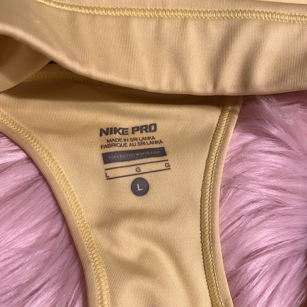 Nike/Victoria Sport/Avia Sports Bra bundle ALL LARGE - Picture 4 of 9